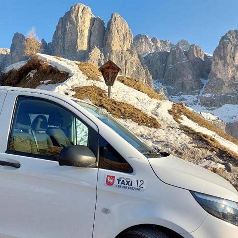 Taxi-Transfer-Bressanone-Brixen-Fortezza-Franzensfeste-Sudtirol-Altoadige-Bolzano-Bozen-Chiusa-Klausen-Sterzing-Vipiteno-Brunico-Bruneck-Flughafen-Airport-Transfer-Mondi-montagne-servizio