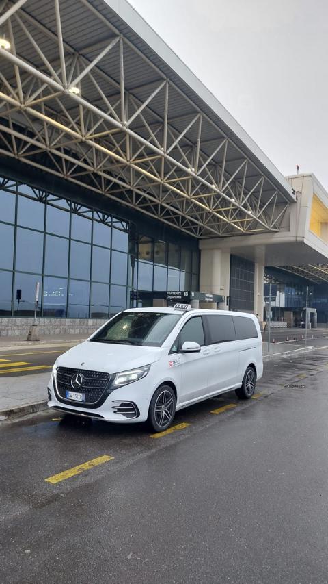 Taxi-Transfer-Bressanone-Brixen-Fortezza-Franzensfeste-Sudtirol-Altoadige-Bolzano-Bozen-Chiusa-Klausen-Sterzing-Vipiteno-Brunico-Bruneck-Flughafen-Airport-Transfer-Mondi-stazione-ferroviale